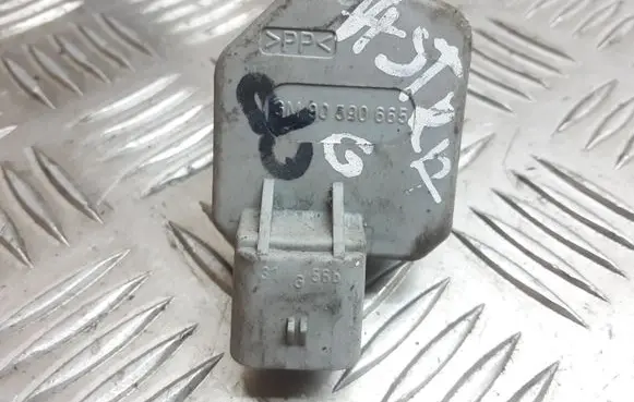 Opel Astra G Headlight level adjustment motor 90590665
