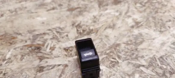 Infiniti G37 Tailgate opening switch 