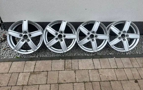 Hyundai i30 R16 alloy rim 