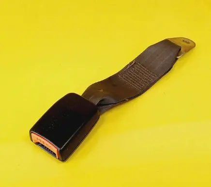 Suzuki Swift I Rear seatbelt buckle A72535