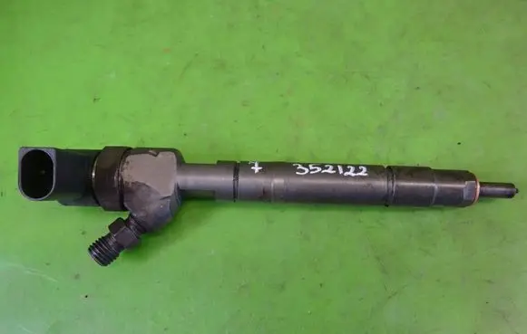 Mercedes-Benz A W168 Fuel injector 0445110104 A6280700487