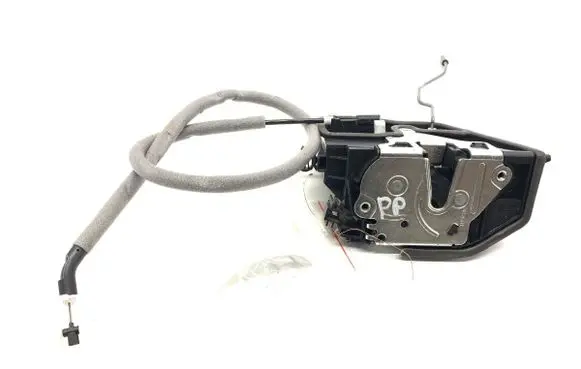 BMW X5 E70 Front door lock 7229458