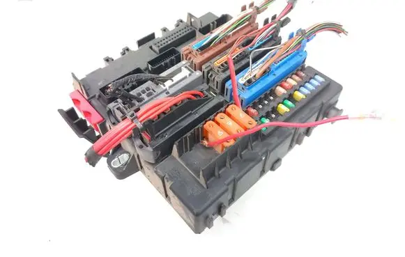 Opel Signum Fuse module 13205776 519164008