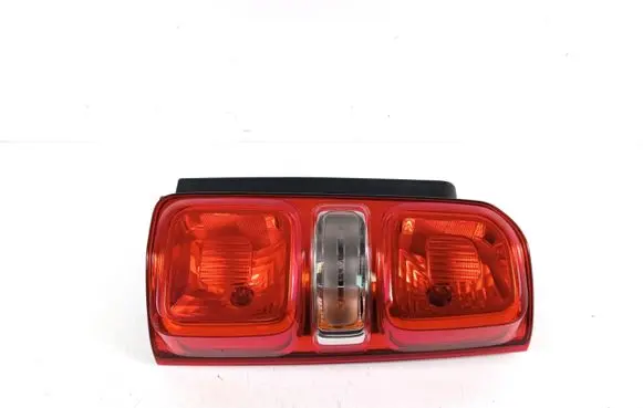 Opel Vivaro Rear/tail lights 9808243080