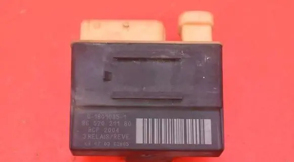 Citroen C5 Relay mounting block 9652021180