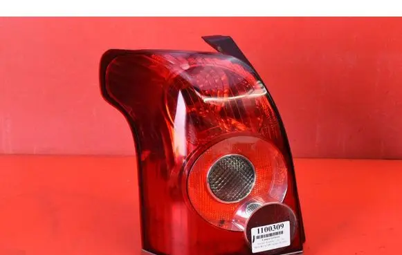Toyota Avensis Verso Rear/tail lights 35114