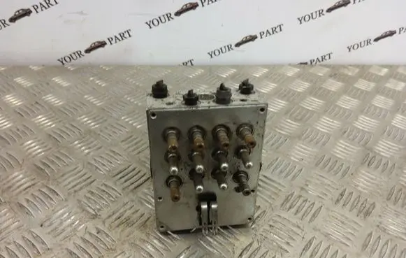 BMW 5 E39 ABS Pump 6757593