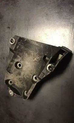 BMW 5 E34 Engine mounting bracket 2246821