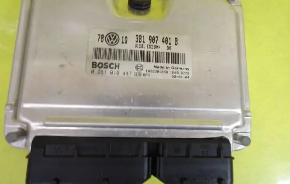 Volkswagen PASSAT B5.5 Engine control unit/module 3B1907401B 0281010447