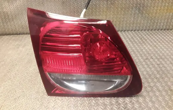 Tailgate rear/tail lights