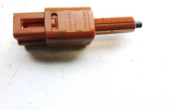 Nissan Leaf I (ZE0) Brake pedal sensor switch
