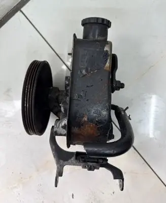 Renault Megane I Power steering pump