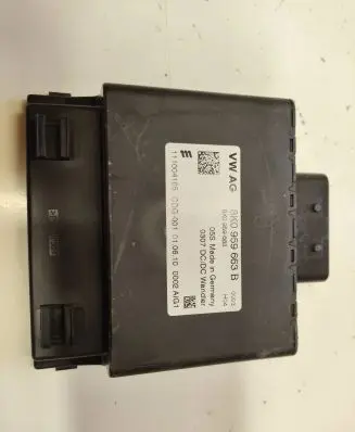 Audi A5 8T 8F Voltage converter/converter module 8K0959663B 8K0959663