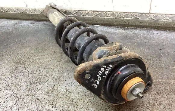 Mini Cooper Countryman R60 Rear shock absorber with coil spring 33503352