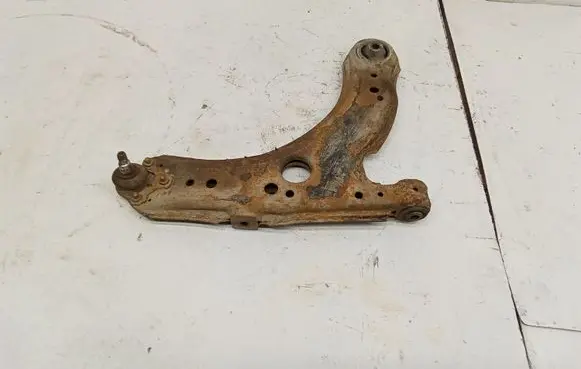 Volkswagen Golf IV Front lower control arm/wishbone