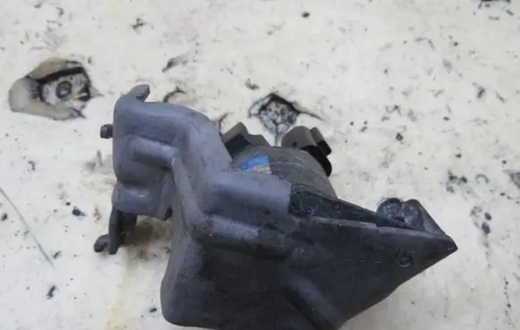 Nissan X-Trail T32 Engine mount vacuum valve KRIS235789