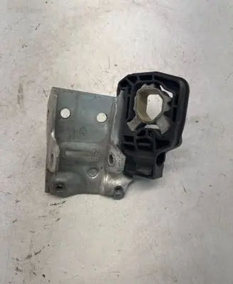 BMW 5 F10 F11 Radiator mount bracket 7186514 7207152 7211162