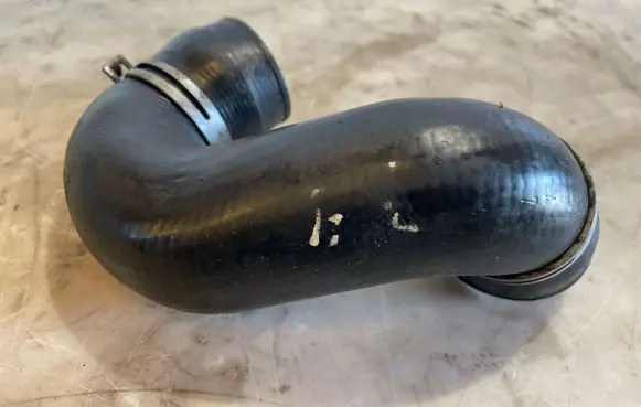 Intercooler hose/pipe