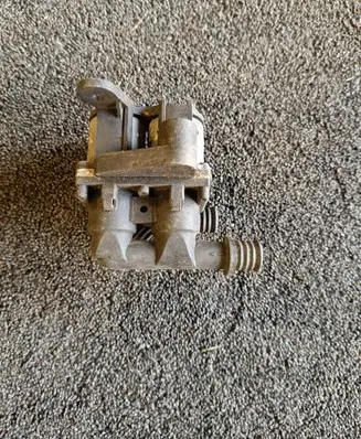 BMW 5 E34 Coolant heater control valve 1147412042