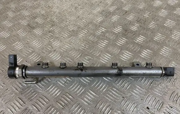 Mercedes-Benz A W169 Fuel main line pipe A6400702595 A6110780449 0281002494