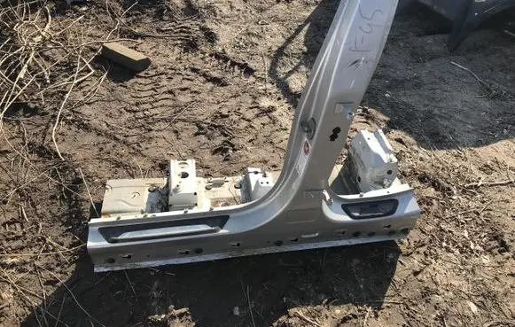BMW 2 F45 Pillar (middle) 