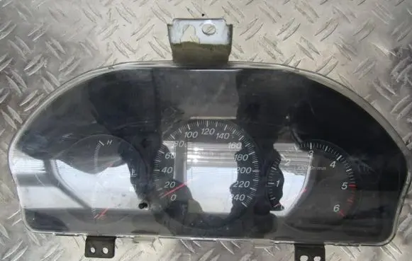 Mazda 626 Speedometer (instrument cluster) kmgg3ca