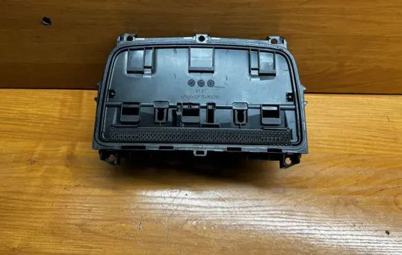 BMW 7 F01 F02 F03 F04 Cup holder front 9113863 16012013 S46568