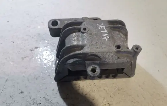 Volkswagen Jetta V Engine mount bracket 1K0199262