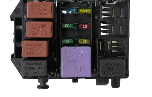 Renault Vel Satis Fuse module 8200003634