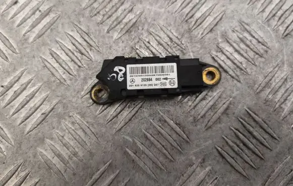 Mercedes-Benz CLS C219 Airbag deployment crash/impact sensor 0018209126