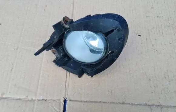 Toyota Avensis T270 Front fog light 52127-05060 81210-0D042