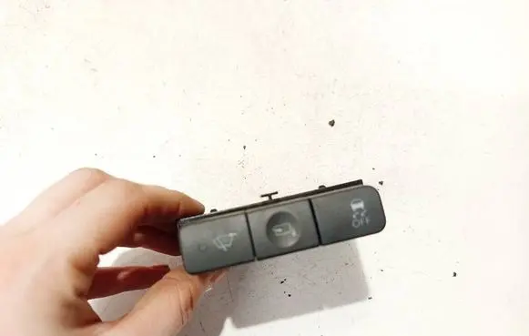 Subaru B9 Tribeca Windscreen/window heater switch