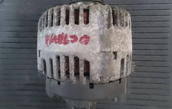 Skoda Octavia Mk2 (1Z) Generator/alternator 06F903023C 2542695F
