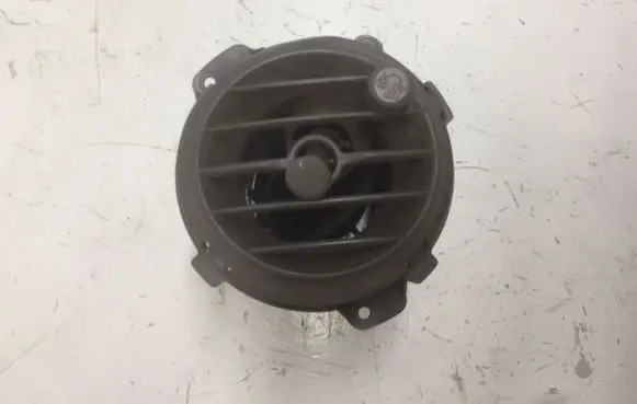 Chrysler PT Cruiser Dash center air vent grill 13282 5297989 5816907