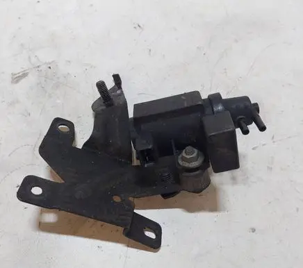 BMW 5 E39 Turbo solenoid valve 72279600