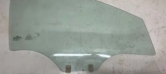 KIA Picanto Sliding door window/glass 