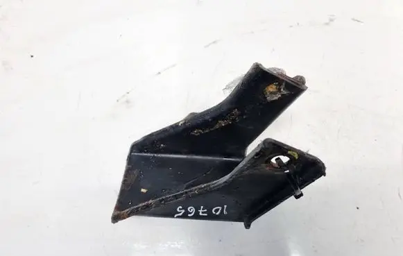 Suzuki Swift I Engine mounting bracket