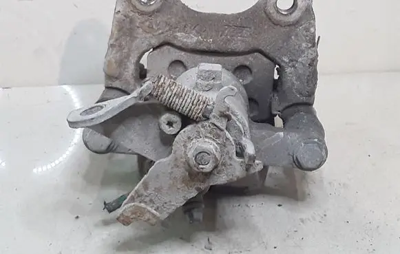 Renault Megane II Rear brake caliper