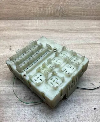 Ford Focus Fuse module 98AG14A073AE 518234604