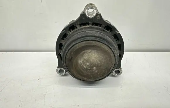 BMW 4 F32 F33 Engine mount bracket 6856406