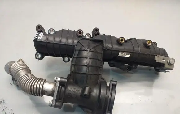 Renault Master III Intake manifold