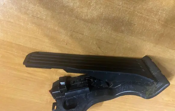Volkswagen PASSAT B6 Accelerator throttle pedal 1K1721503L