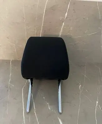 Honda CR-V Front seat headrest