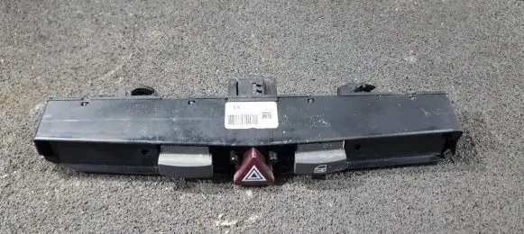 Opel Zafira B Hazard light switch 03758075