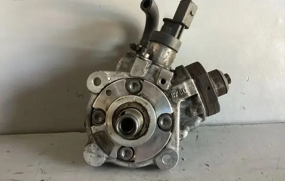 BMW 3 E90 E91 Fuel injection high pressure pump 0445010506