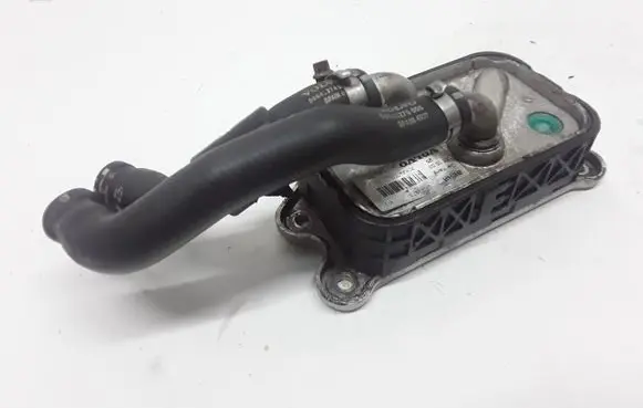 Volvo XC90 Engine oil radiator 30622090