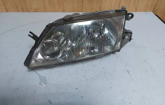 Mazda Premacy Headlight/headlamp P1990l