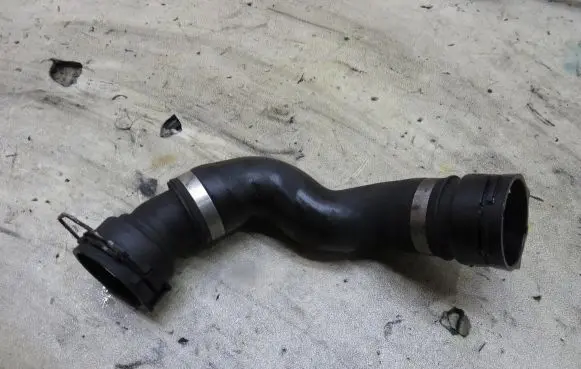 BMW 6 F12 F13 Engine coolant pipe/hose 8509273