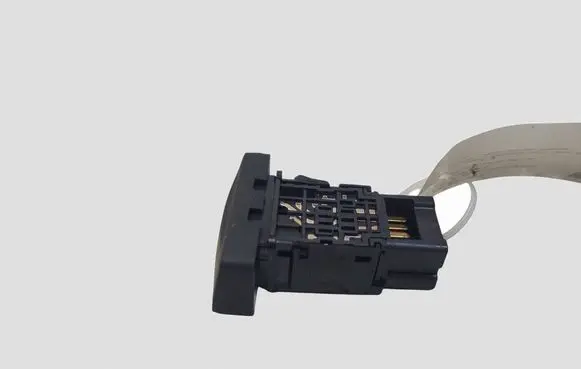 Nissan X-Trail T31 Hazard light switch 06016