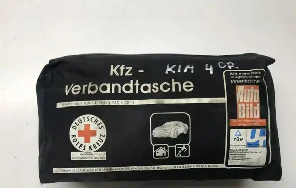 KIA Carens I First aid kit 